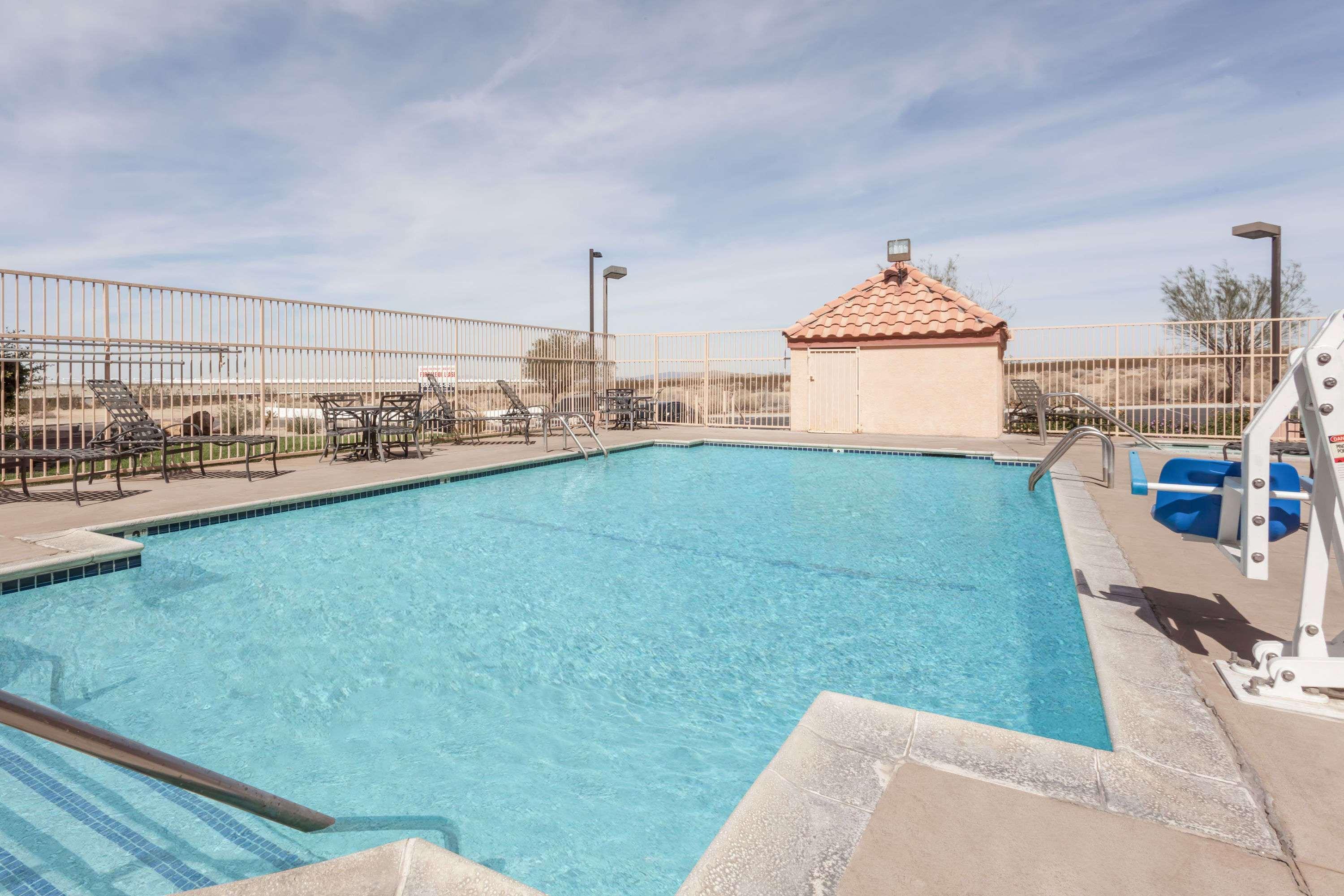 Motel 6 Barstow, Ca I15 And Lenwood Road מראה חיצוני תמונה